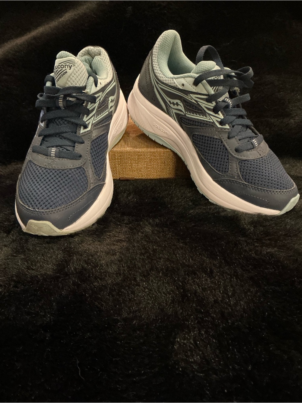 Saucony Cohesion 14 Women's Navy and Mint Athletic Running Shoes Size 6